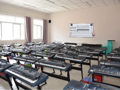 數(shù)字化音樂室：低配5萬元左右，中配8萬元左右，高配12萬元左右，詳情請咨詢：13705898592